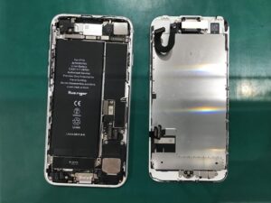 iPhoneSE３バッテリー修理　データをそのまま・最短即日修理のスマホ修理工房町田店にご相談ください！